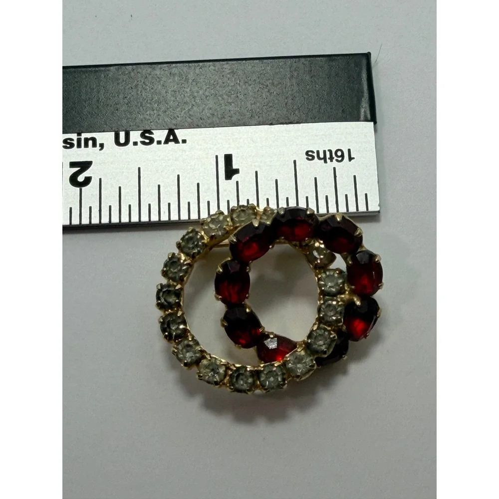 Vintage Red Clear Rhinestone Wreath Brooch Gold Tone Circle Pin
